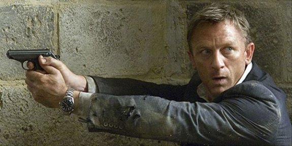 İngiliz polisi James Bond'un çalınan silahlarını arıyor