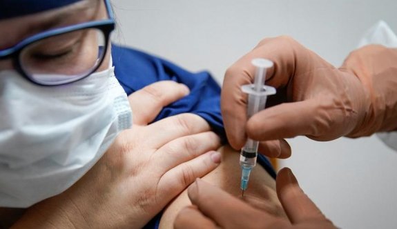 Corona virüsünde korkutan gelişme: Aşı testleri durdu