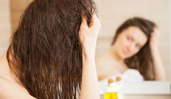 Saçınızın Sağlıklı Olup Olmadığını Kontrol Etmenin 4 Yolu