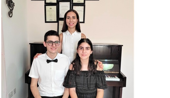 Betmezoğlu kardeşler ABRSM Yüksek Skorlular Konserine katıldı