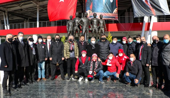 Futbol Şehitleri Anıtının açılışı yapıldı