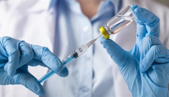 Sağlık çalışanlarının 2. doz aşıları yarın başlıyor