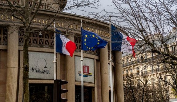 Fransa, İngilizce’yi AB toplantılarından çıkarmayı planlıyor