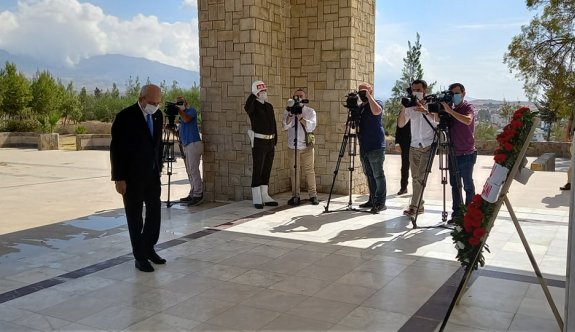 Kılıçdaroğlu, Dr. Fazıl Küçük Anıt Mezarını ziyaret etti