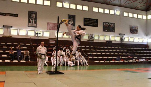 Taekwondocular Zafer Kupası için yarıştı