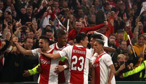 Ajax, Dortmund'u ezdi geçti