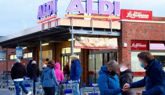 Almanya’da aşısızlara market yasağı