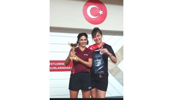 Cambaz, İstanbul’dan 3 kupayla döndü