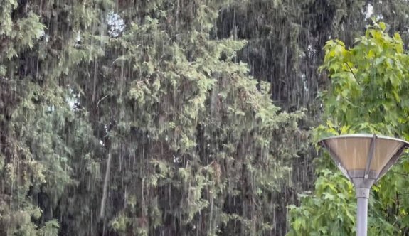 Mağusa'da sağanak yağmur etkili oldu