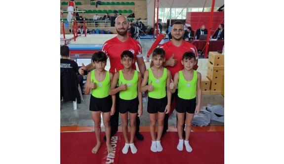 Cimnastikçilerin İstanbul'da ikincilik başarısı