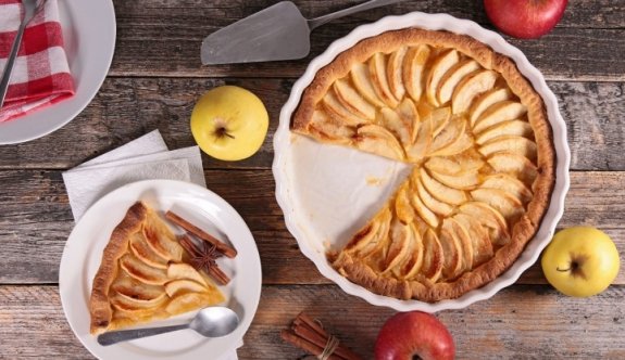 Elmalı Tarifler: Elma İle Hazırlayabileceğiniz Birbirinden Leziz 16 Tatlı