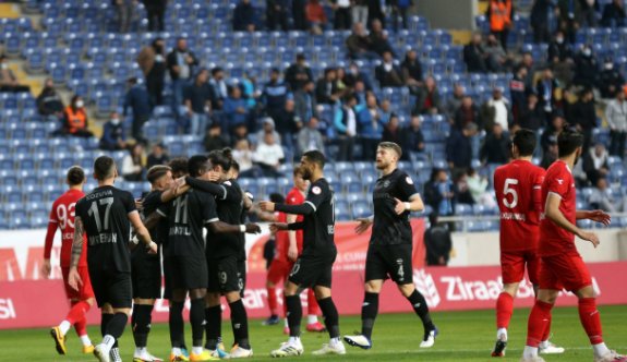 Gol düellosu Adana Demirspor'un