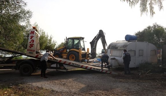 İskele'deki Onur Camping bölgesindeki karavanlar tahliye ediliyor