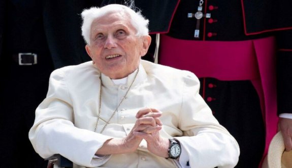 Eski Papa, pedofili soruşturmasında yanlış ifade verdiğini kabul etti