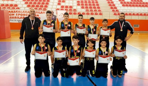 GMTMK Voleybol Erkek Takımı Türkiye Finallerine hazırlanıyor
