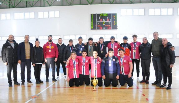 Özgün Atakan U16’da şampiyonlar DİGEM ve YDÜ