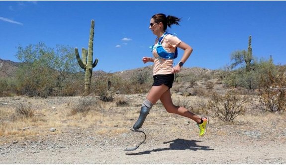 Ampute olan kadın koşucu, 104 günde 104 maratonla rekor kırdı