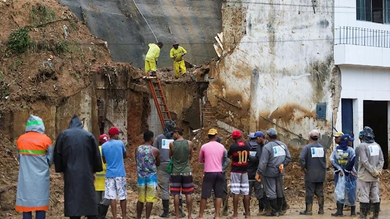 Brezilya’daki toprak kayması felaketinde bilanço ağırlaşıyor