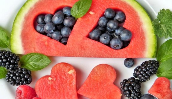 Yaz Meyveleriyle Sağlıklı Kalın!