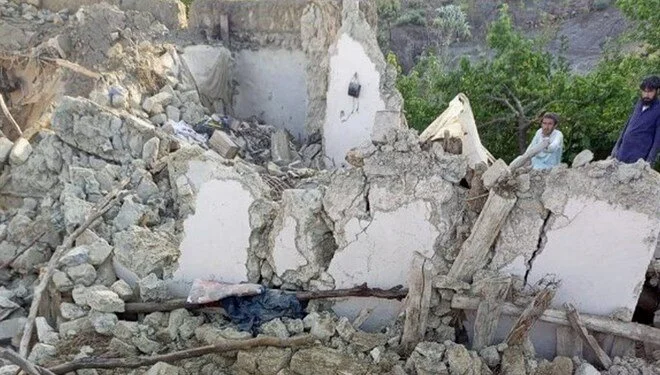 Afganistan'da 5,9 büyüklüğünde deprem: En az 920 ölü