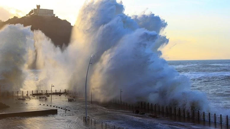 Bilim insanları,  Pasifik'te yaşanabilecek bir mega tsunamiden endişe ediyor