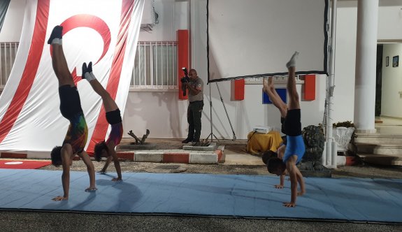Cimnastikçiler, Sivil Savunma gecesine coşku kattı