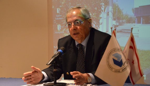 Emekli Büyükelçi Daryal Batıbay, LAÜ’de konferans verdi