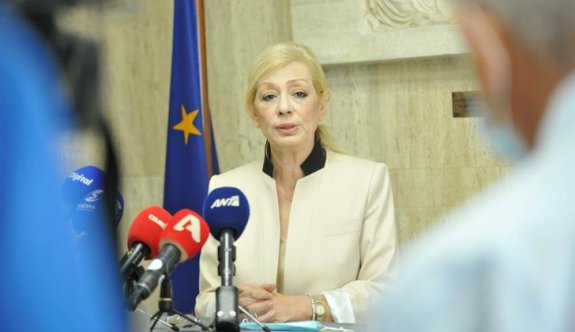 Rum Çalışma ve Sosyal Güvenlik Bakanı Zeta Emilianidu hayata tutunamadı
