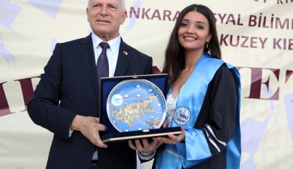 Töre,  Ankara Sosyal Bilimler  Üniversitesi mezuniyet törenine katıldı