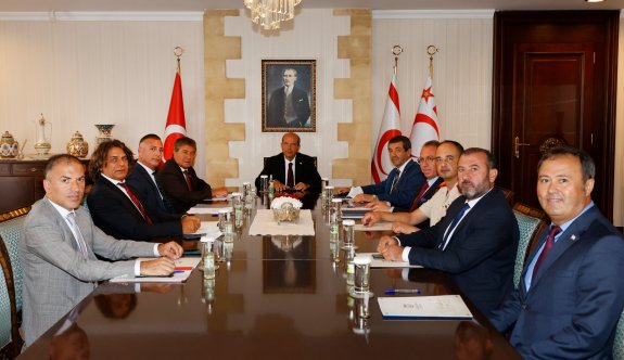 Cumhurbaşkanı Tatar başkanlığında “spor ambargolarına” yönelik toplantı yapıldı