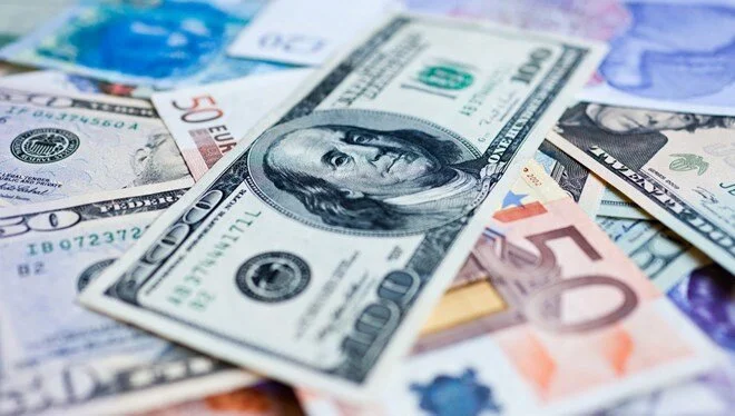 Dolar, Euro’yu geçti