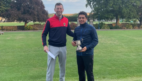 Genç golfcümüz Derin Akay İskoçya St. Andrews’ta şampiyon