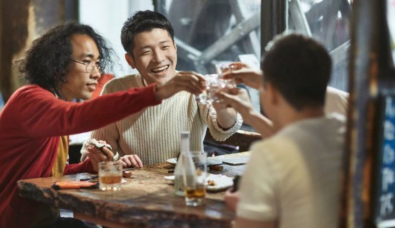 Japonya hükümeti, gençleri içkiye teşvik ediyor