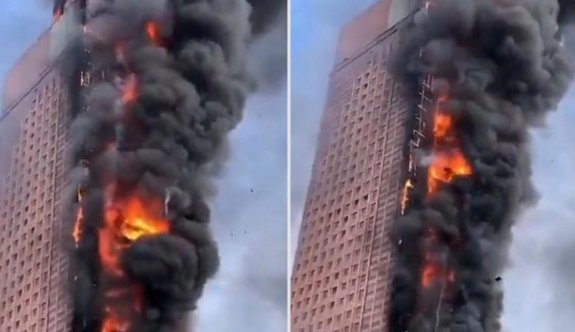 Çin'de gökdelen yangını: China Telecom binası alev alev yandı