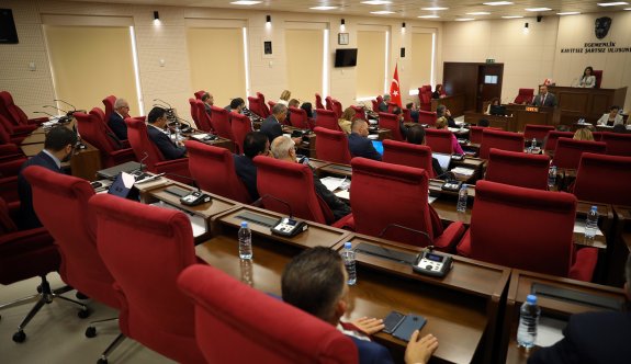 Meclis Genel Kurulu'nda belediyeler ve hademeler konuşuldu