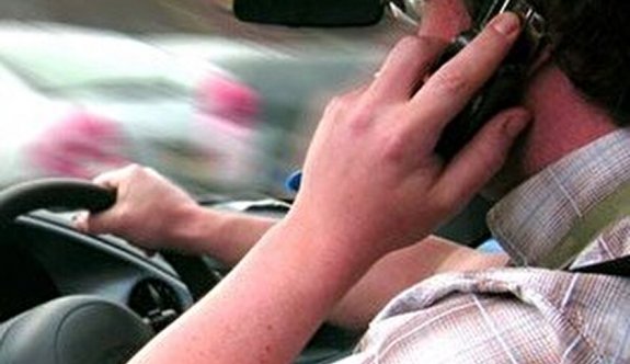 Trafikte en çok işlenen suç “seyir halinde iken cep telefonu ile konuşmak”