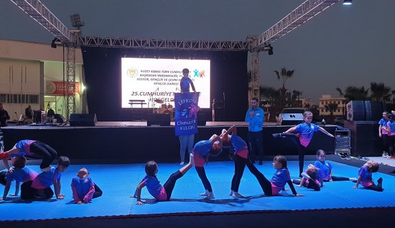 Lefkoşa Cimnastik Kulübü, Cumhuriyet için gösteri yaptı