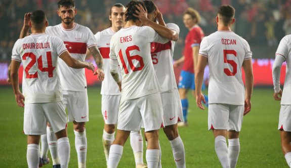 Türkiye, Çekya'yı 2 golle geçti