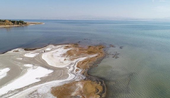 Van Gölü’nde 61 milyon metreküp su buhar oldu