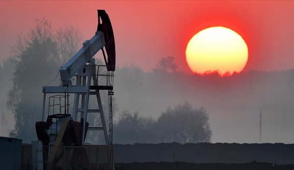Brent petrolün varil fiyatı 84,03 dolardan işlem görüyor