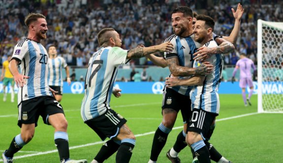 Messi kilidi açtı, Arjantin turladı