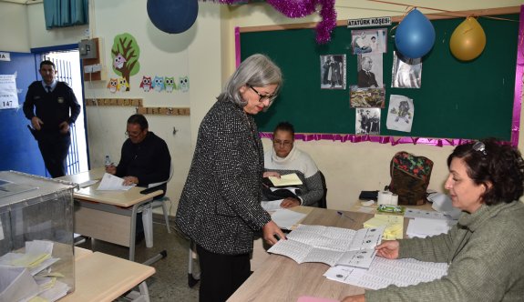 Ülke genelinde seçime katılım oranı saat 11.00 itibarı ile yüzde 14.3