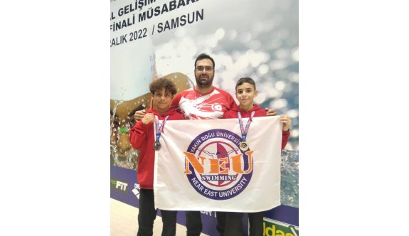 Yakın Doğu Koleji yüzücüleri Türkiye’den rekorlarla döndüler