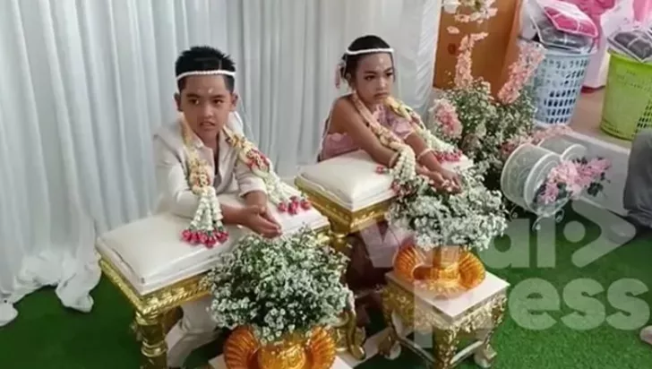 Geçmiş yaşamlarında sevgili olup evlenemedikleri söylenen 8 yaşındaki ikiz kardeşlerin düğünü gündem yarattı