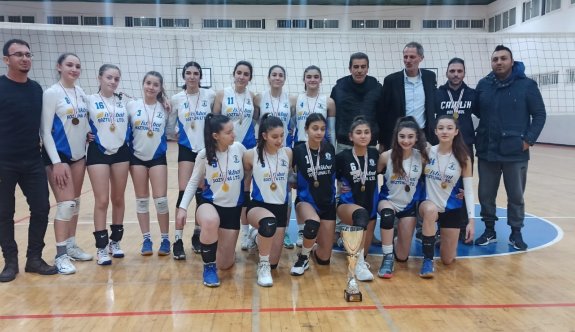 U17 Kızlarda sezonun şampiyonu Çamlık Spor
