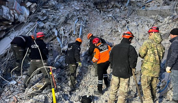 Demirel: “Tünel açma konusunda uzman 30 kişilik ekip enkaz alanına ulaşıyor"