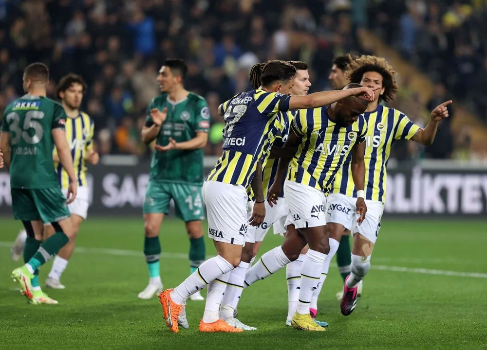 Fenerbahçe erteleme maçında Konyaspor'u farklı yendi