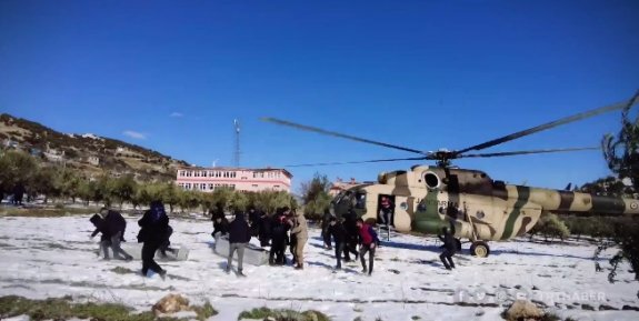Gaziantep'in dağlık köylerine helikopterlerle yardım ulaştırılıyor.