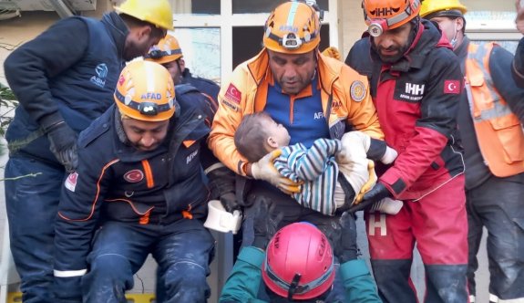 Hatay'da 2 yaşındaki çocuk 79 saat sonra kurtarıldı