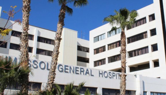 Limasol Devlet Hastanesi hasta yakınlarından içme suyu talep etti
